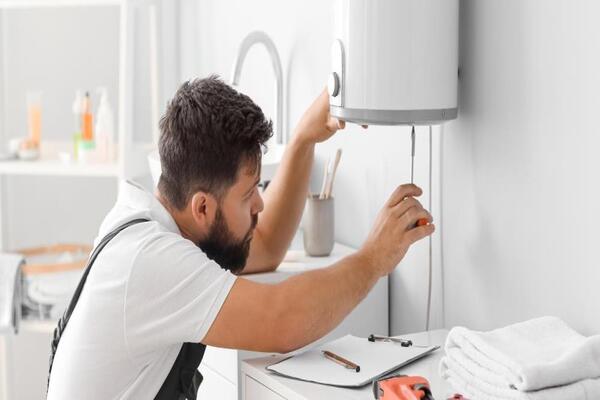 Controlli su perdite e resa scaldabagni